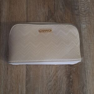 Missoni  For Delta Beige Chevron Cosmetic Travel Case Limited Edition